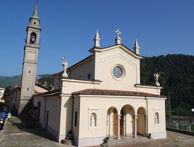 Chiesa Parrocchiale Fino Del Monte Trekking Della Presolana