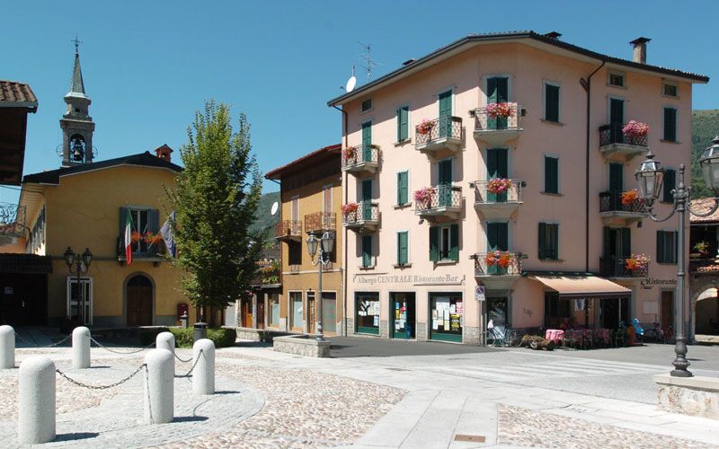 Piazza Olmo Fino Del Monte Trekking Della Presolana